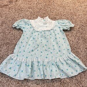 Vintage 70s JCPenney Girls Dress 6X White Floral Prairie Cottagecore Lace Bib